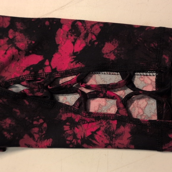 LIVI Capri high waist with pockets. New no tags - Picture 3 of 4